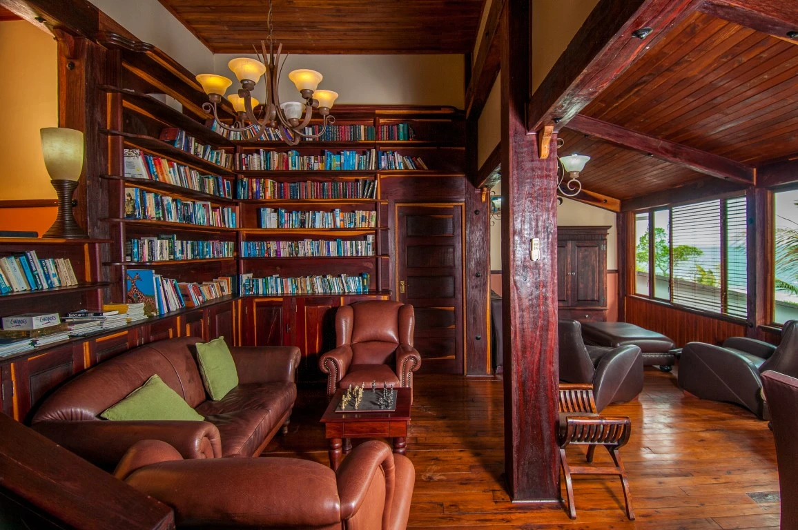 Library & Lounge